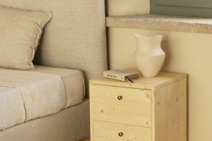 MESITA NOCHE PERCYES